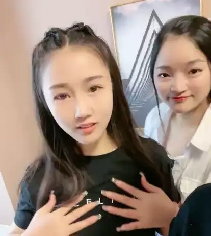 双飞漂亮妹子